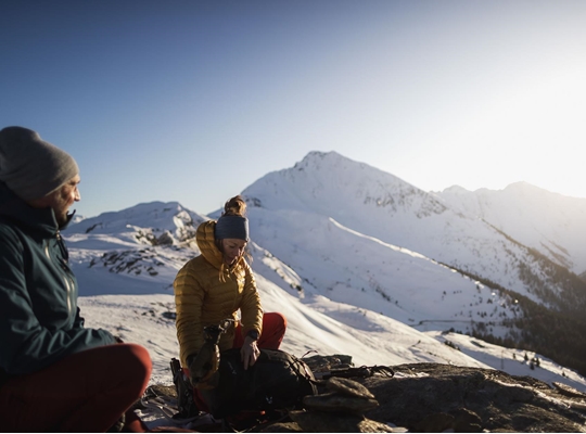 base-item__image lazyload